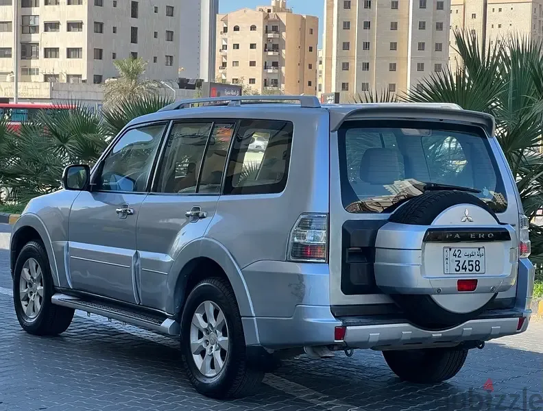 ميتسوبيشي باجيرو 2010